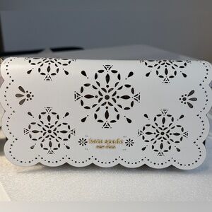 Kate Spade New York SERENA CHAIN WALLET originally $268
New in original package